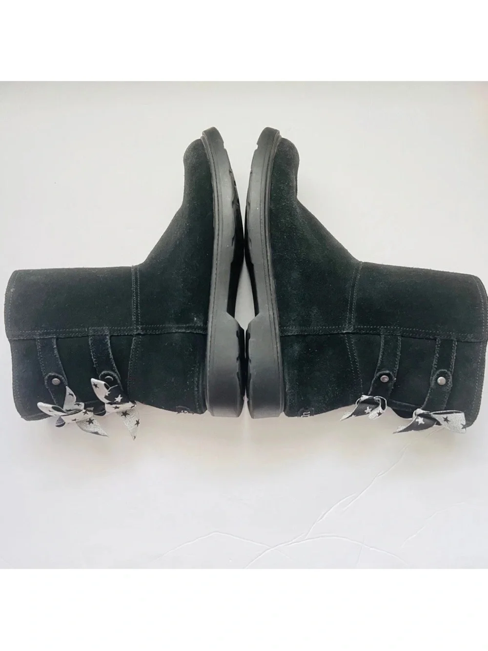 UGG Tillie Girls Black Boots SZ 5 Silver Bows Gorpcore Cabincore Cozy Comfy
